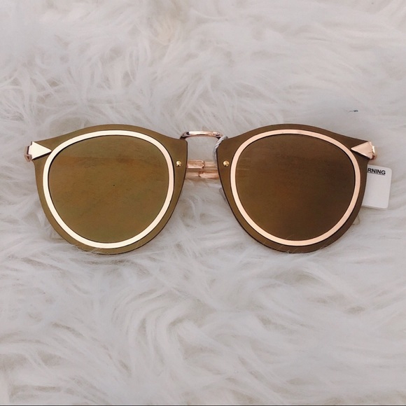 Free Soul Accessories - Soulitude Sunglasses